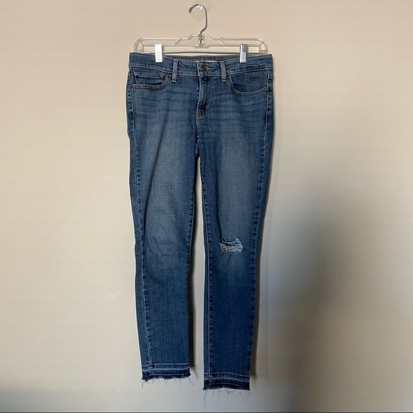 Levi’s Medium Wash 711 Skinny Distressed Jeans - Picture 4 of 10
